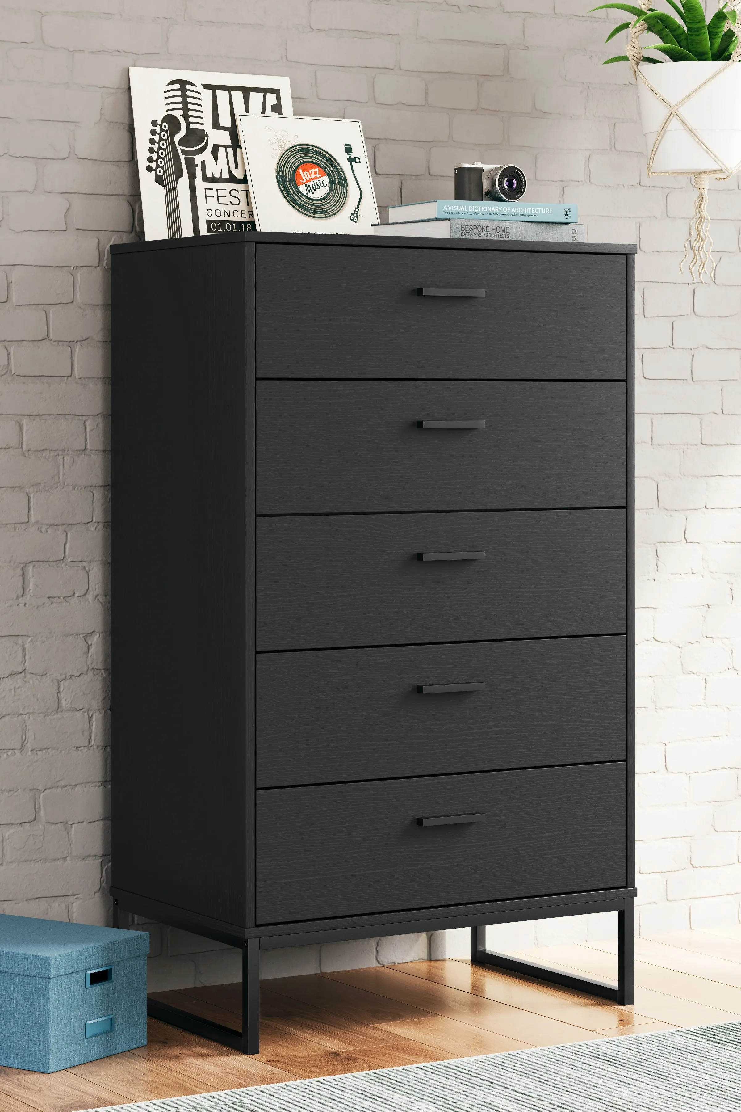 Socalle Full Panel Platform Bed with Dresser, Chest and Nightstand in Black